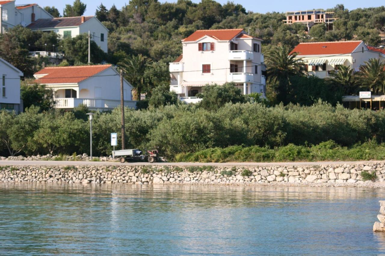 Apartments And Rooms By The Sea Jakisnica, Pag - 4160 Lun  Exterior photo