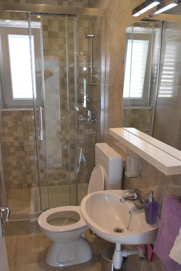 Apartments And Rooms By The Sea Jakisnica, Pag - 4160 Lun  Exterior photo