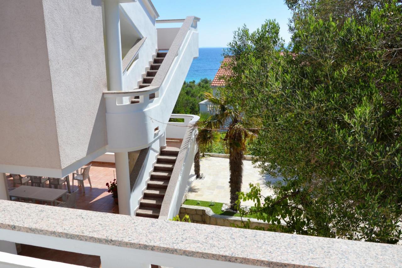 Apartments And Rooms By The Sea Jakisnica, Pag - 4160 Lun  Exterior photo