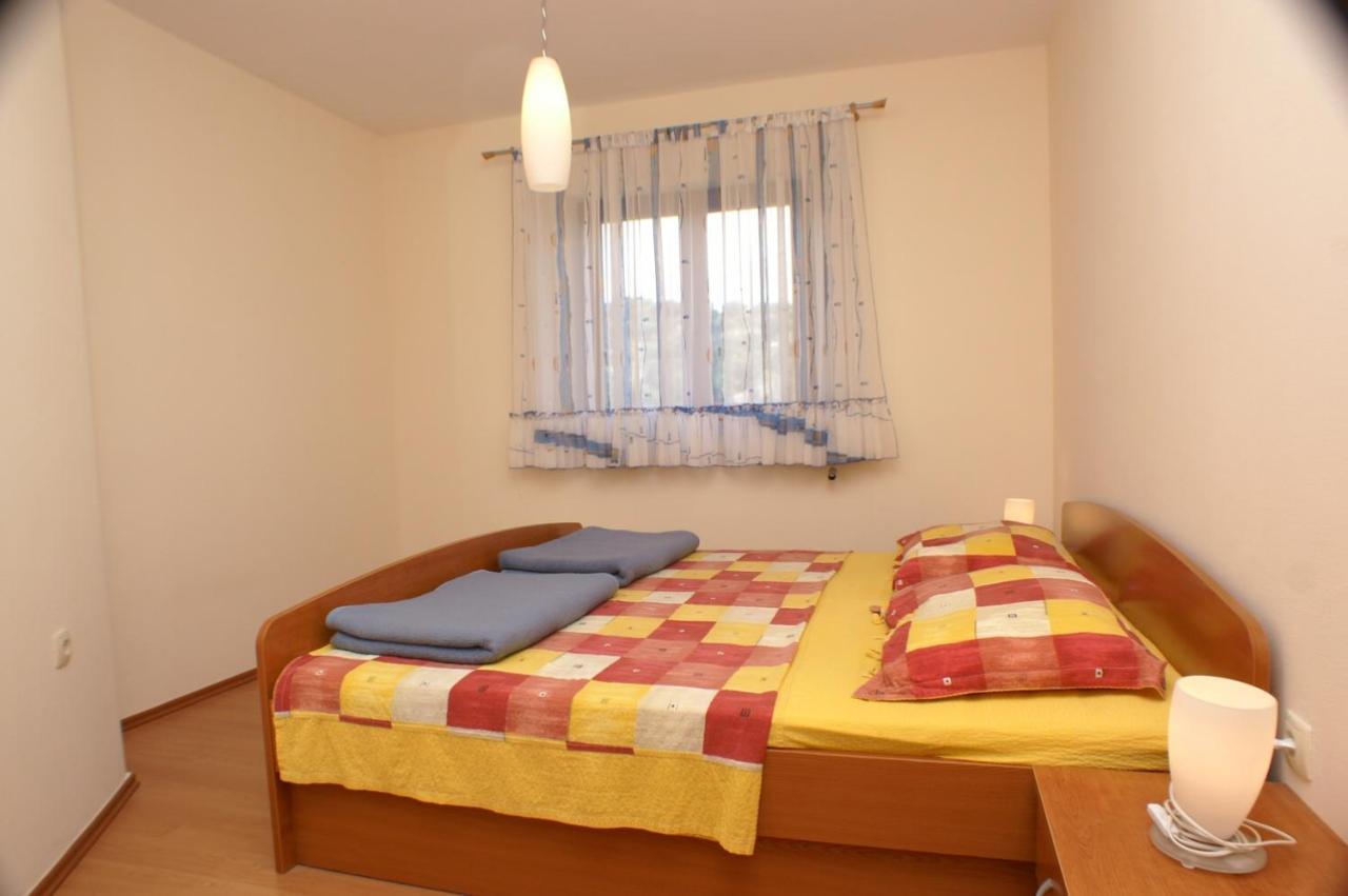 Apartments And Rooms By The Sea Jakisnica, Pag - 4160 Lun  Exterior photo