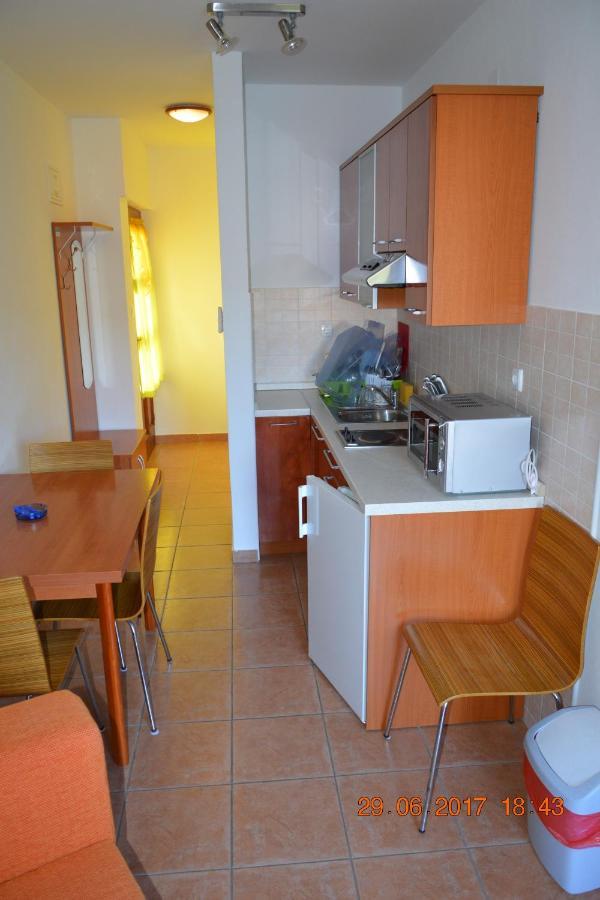 Apartments And Rooms By The Sea Jakisnica, Pag - 4160 Lun  Exterior photo