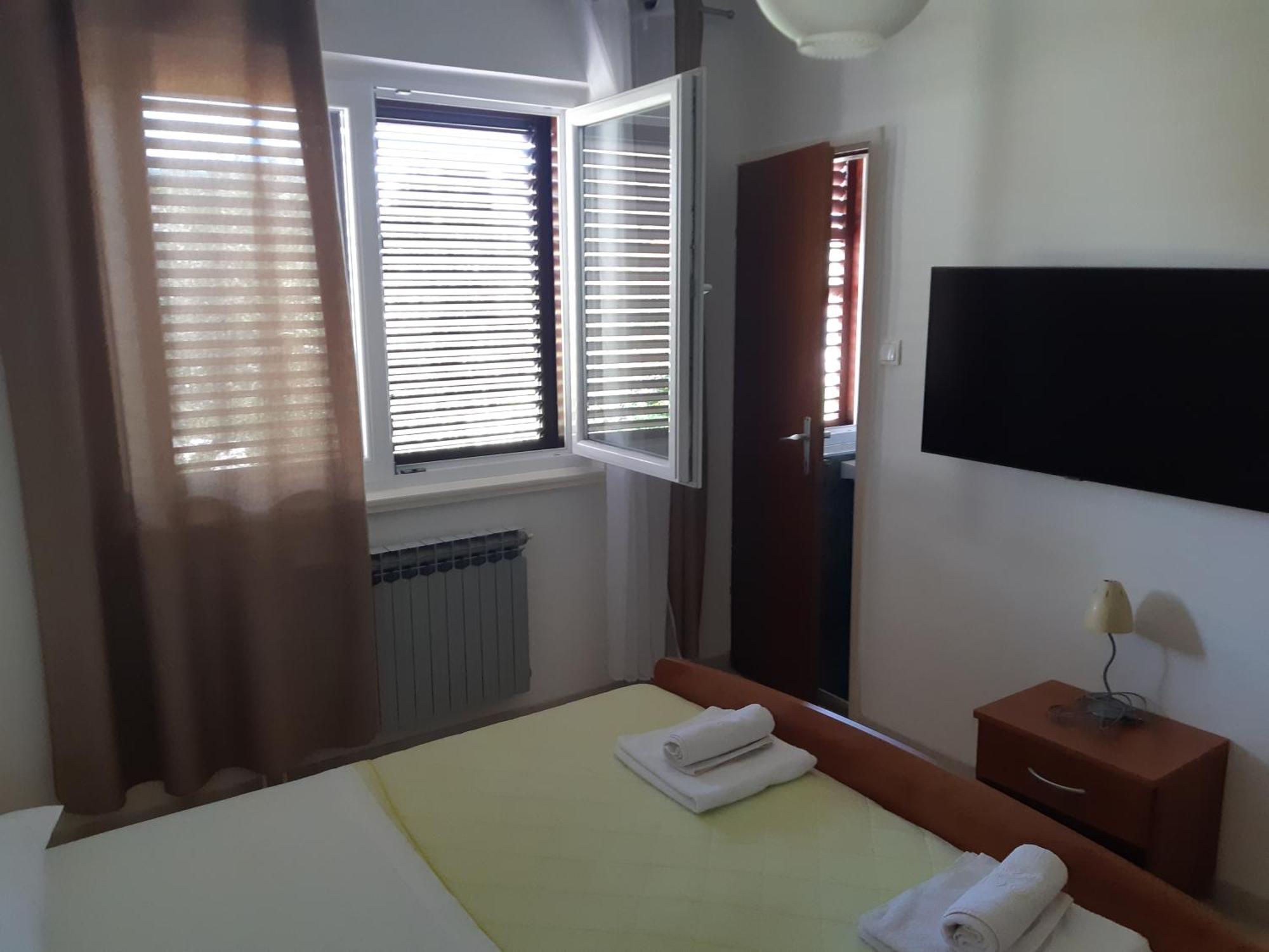 Apartments And Rooms By The Sea Jakisnica, Pag - 4160 Lun  Room photo