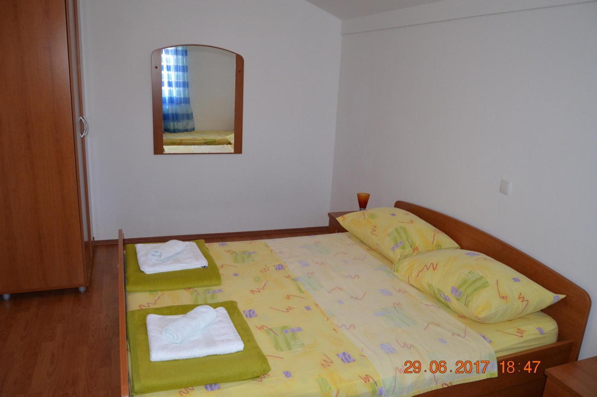 Apartments And Rooms By The Sea Jakisnica, Pag - 4160 Lun  Room photo