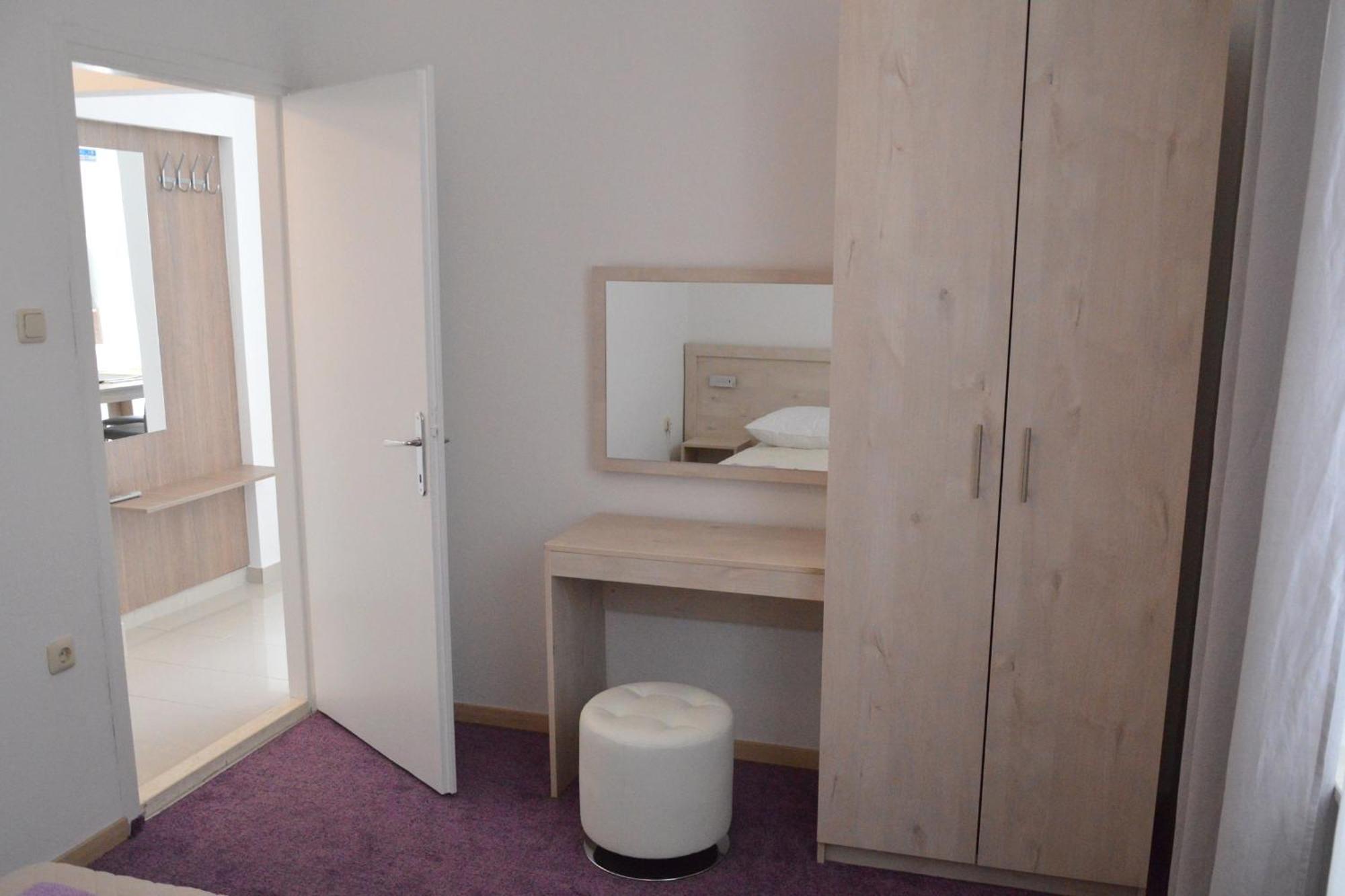 Apartments And Rooms By The Sea Jakisnica, Pag - 4160 Lun  Room photo