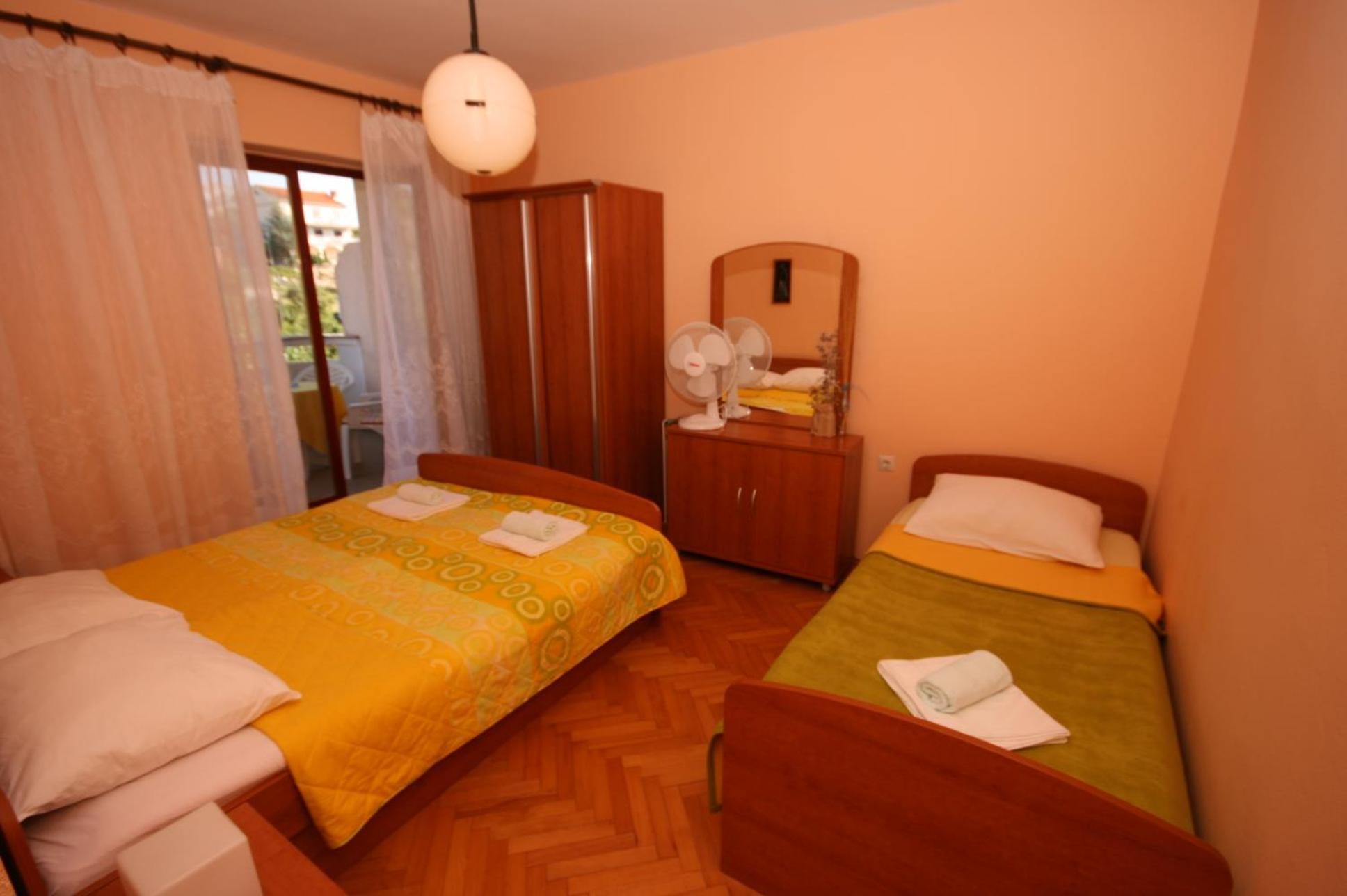 Apartments And Rooms By The Sea Jakisnica, Pag - 4160 Lun  Room photo